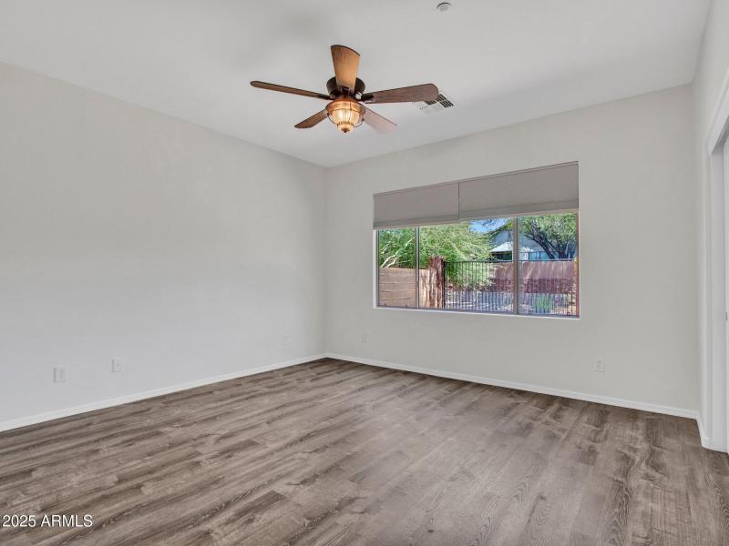 12-Primary-bedroom-(1)