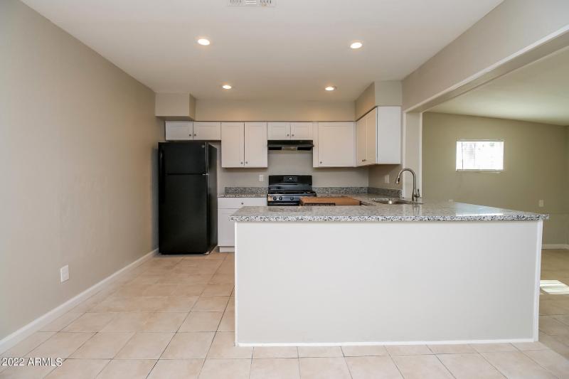 007-photo-kitchen-11713432