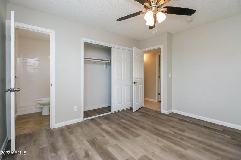 009-photo-primary--bedroom-11713420