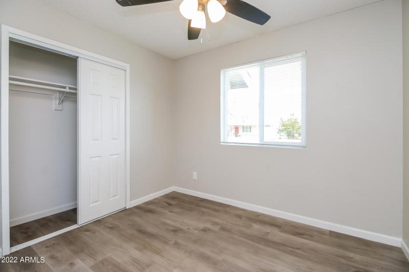 013-photo-bedroom-11713440