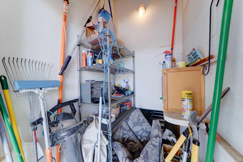 Handy storage shed off of carport - Copy