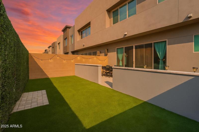 Entertainers & Play Space Backyard