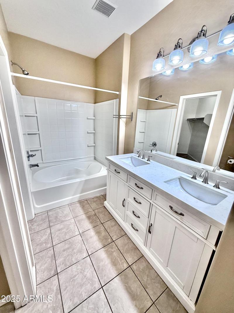 Master Bath w/Double Sinks