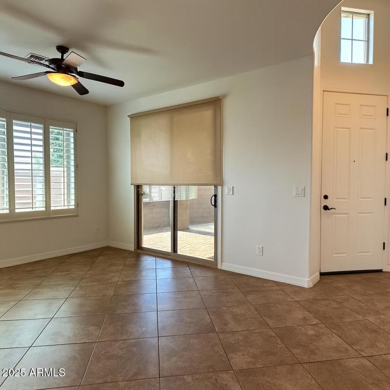 eatin kitchen area - enterance - ai