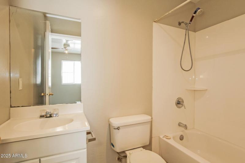 15-photo-Bathroom