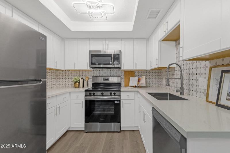 16-web-or-mls-1075-e-chandler-blvd-212