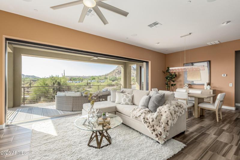 Pinnacle Pointe Unit 2037