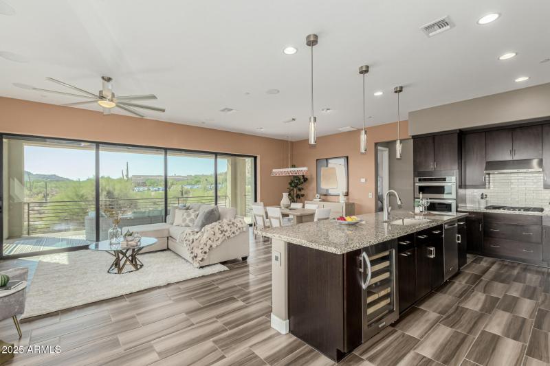 Pinnacle Pointe Unit 2037