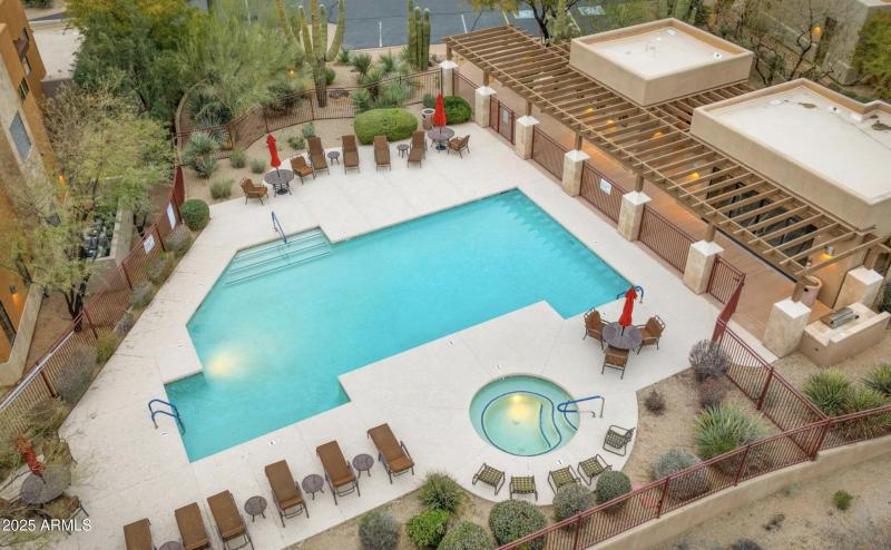 Pinnacle Pointe Unit 2037