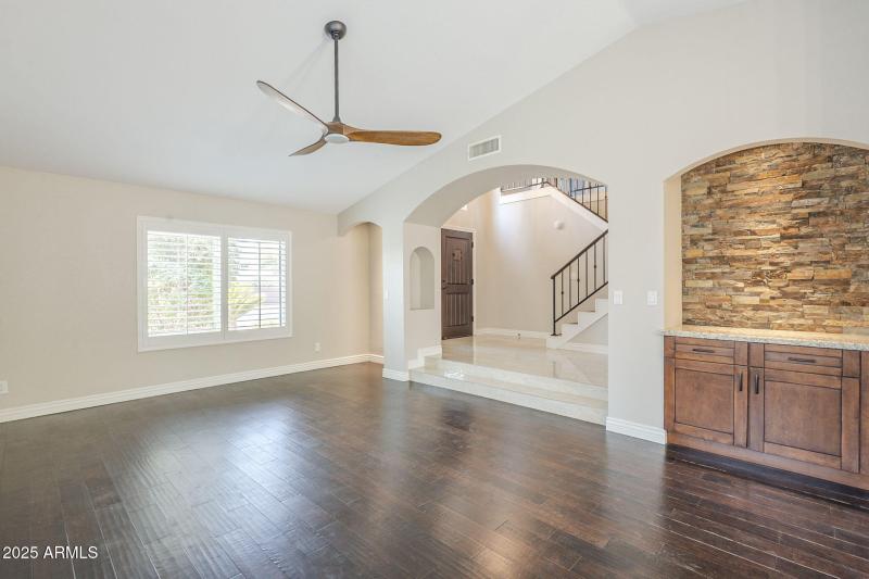 7-web-or-mls-Paradise-7