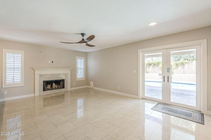 13-web-or-mls-Paradise-13