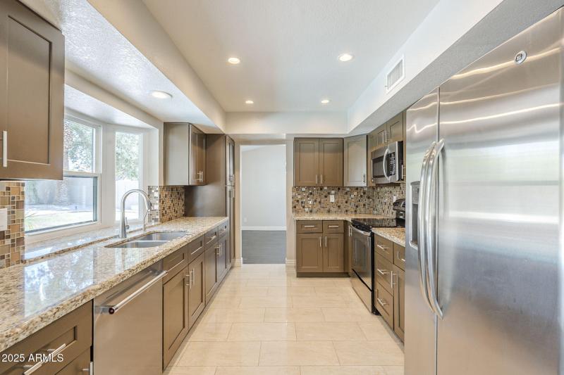 21-web-or-mls-Paradise-21