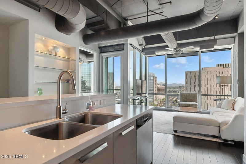 9-web-or-mls-Lexington-9