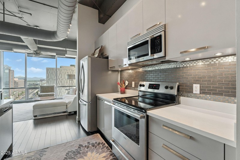 33-web-or-mls-Lexington-33