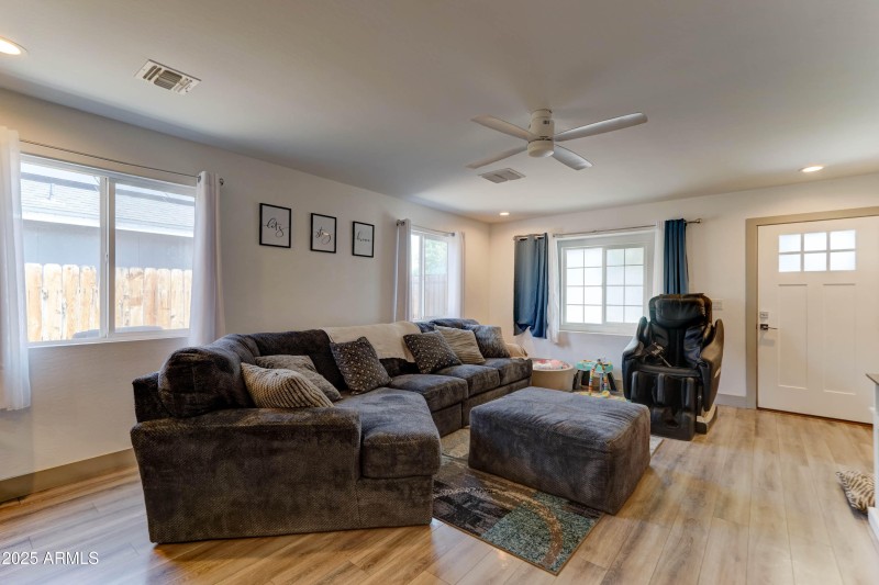 5034 S 11th-8