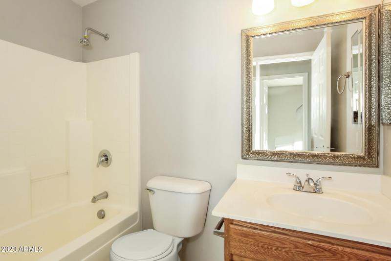 013-photo-bathroom-7546570