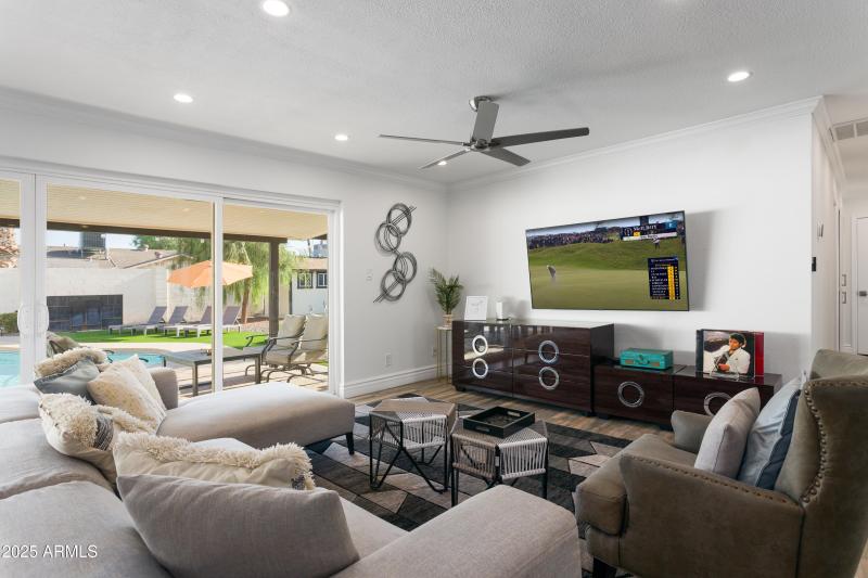 PropertyImageCo_8649EPlazaAve_WEB-10