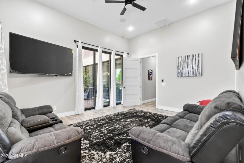 Bedroom 5 / Game room