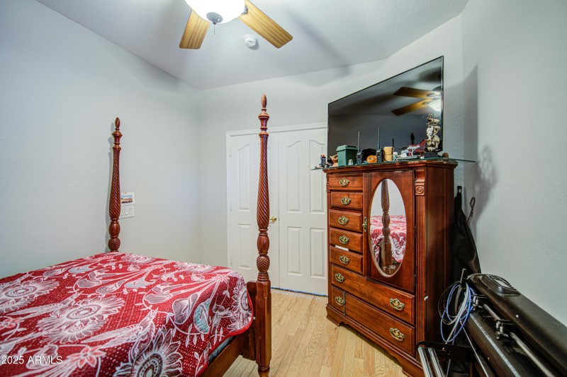 Bedroom 4-pic 2