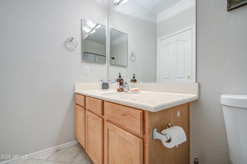 Bathroom 2-pic 3