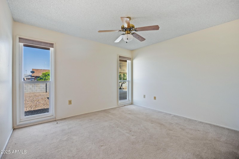 11041 W Pleasant Valley Rd-19