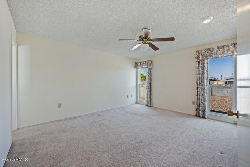 11041 W Pleasant Valley Rd-21