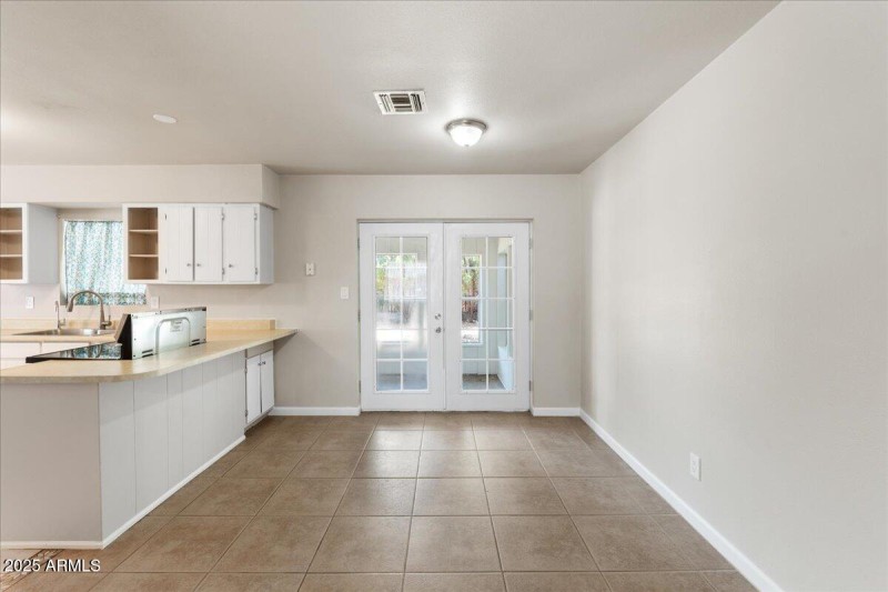 04-Dining Area