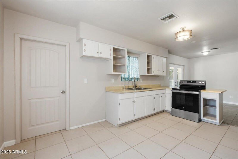 06-Kitchen