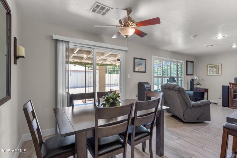 24_2301 n 38th st-17