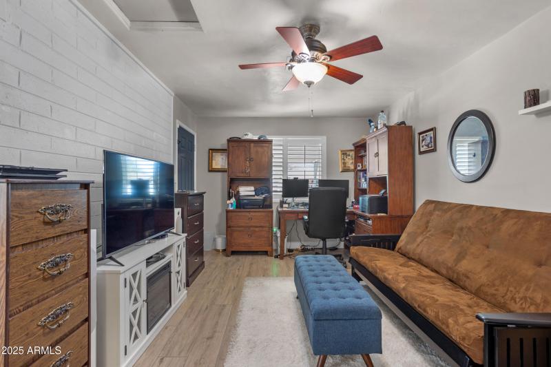 30_2301 n 38th st-23