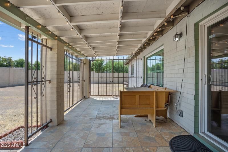 35_2301 n 38th st-28