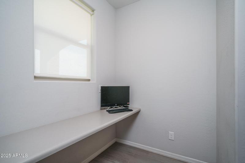 10) OFFICE NOOK