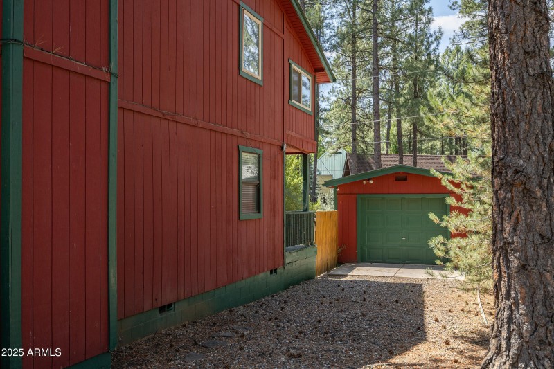 105 Lodge 003