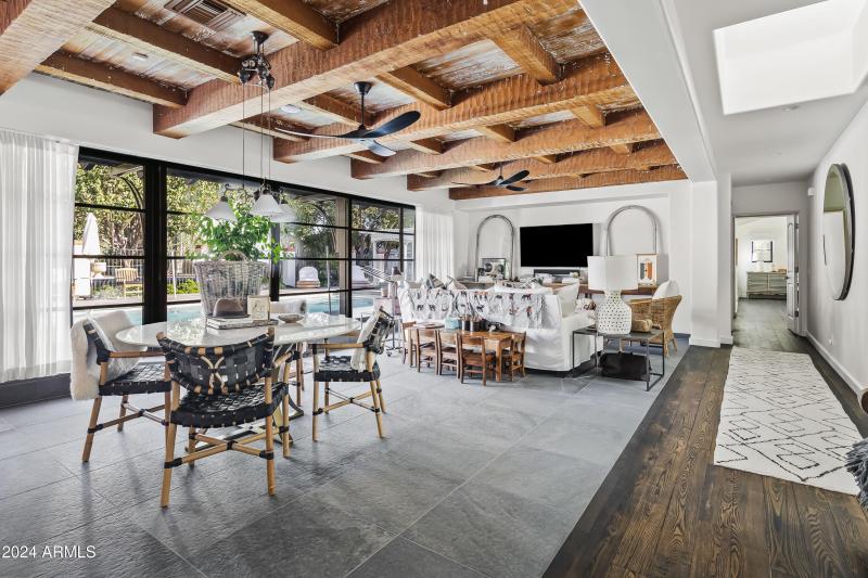 Sitting Room off of Pool 2