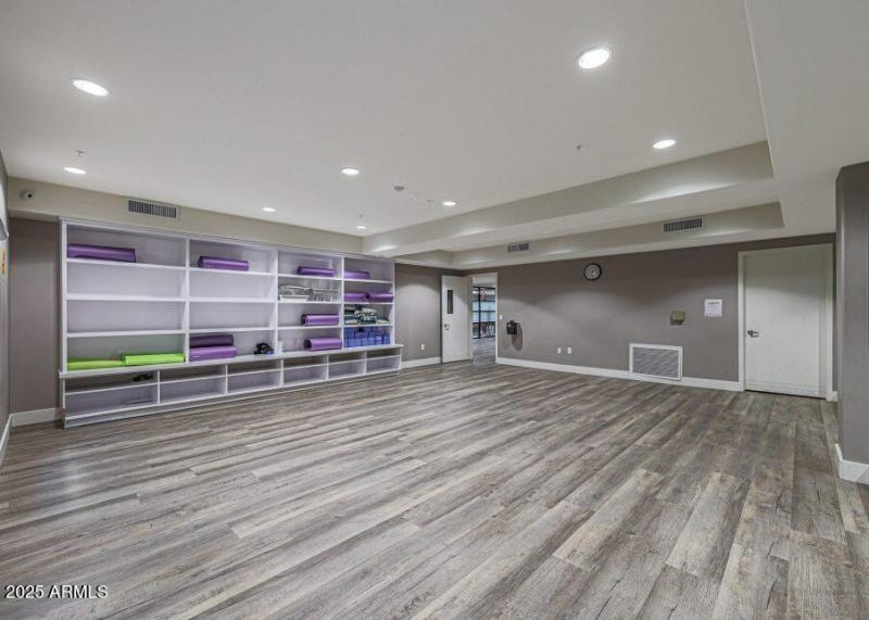 yoga room2