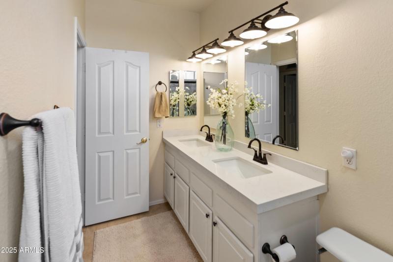 8314 W Escuda Dr-24