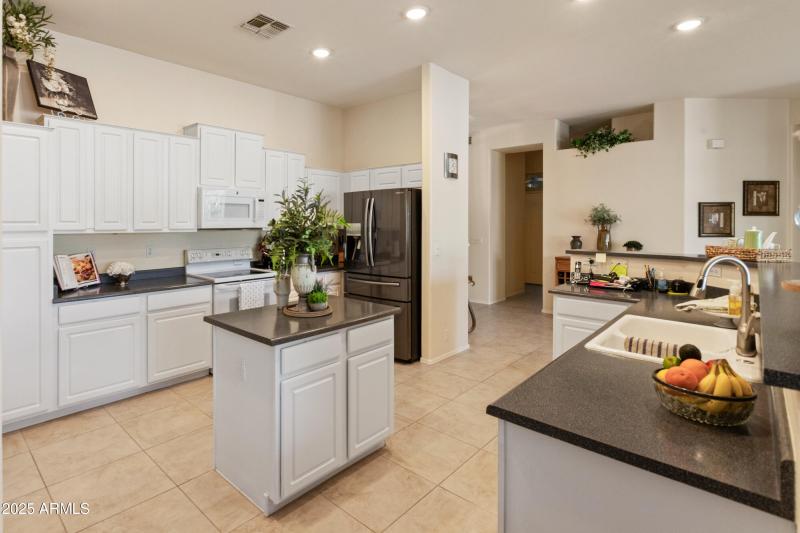 8314 W Escuda Dr-6