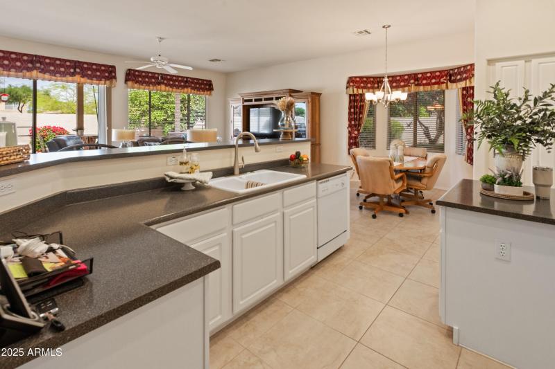 8314 W Escuda Dr-8