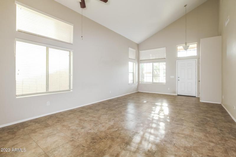 003-photo-living-room-7612078