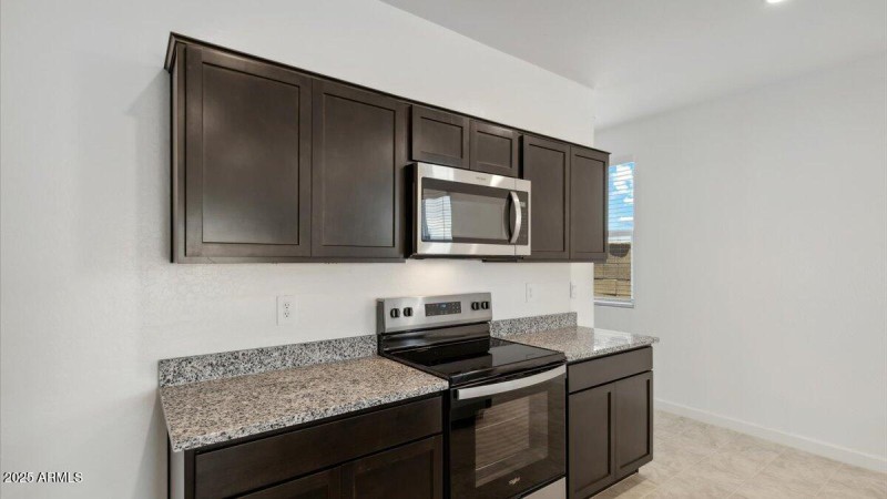 Hanna kitchen 6