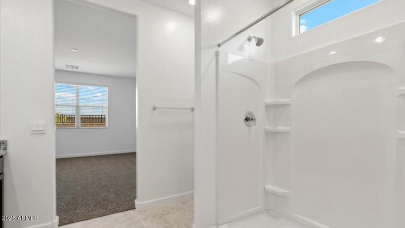 Hanna bathroom 4