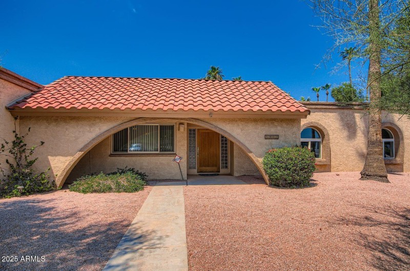 5902 E Sharon Dr