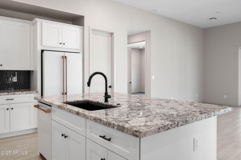 12-Kitchen (1)
