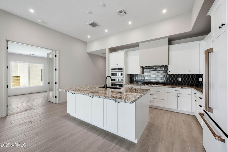 16-Kitchen (5)