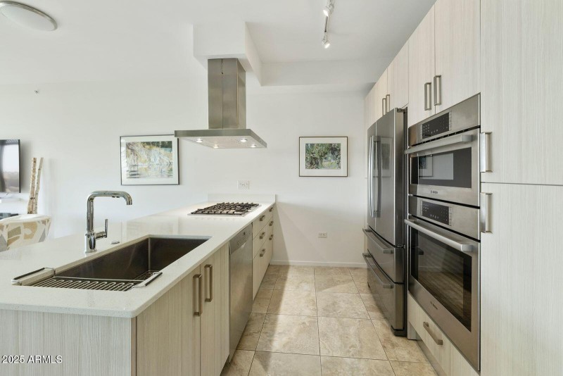 409 Kitchen 2