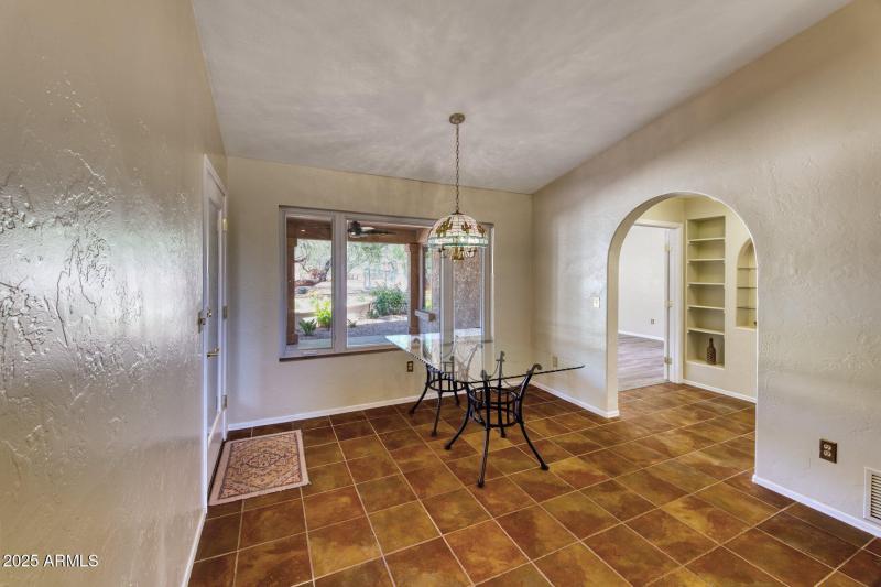 Dine in Kitchen
