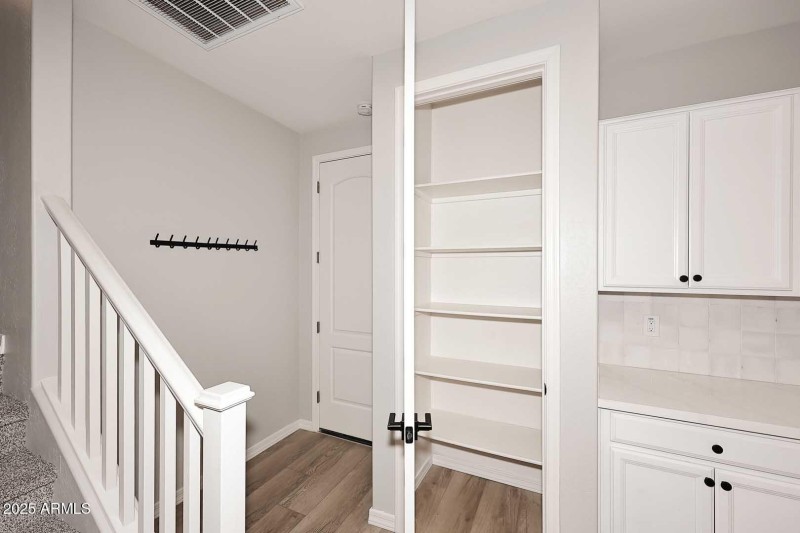 Kitchen-Pantry