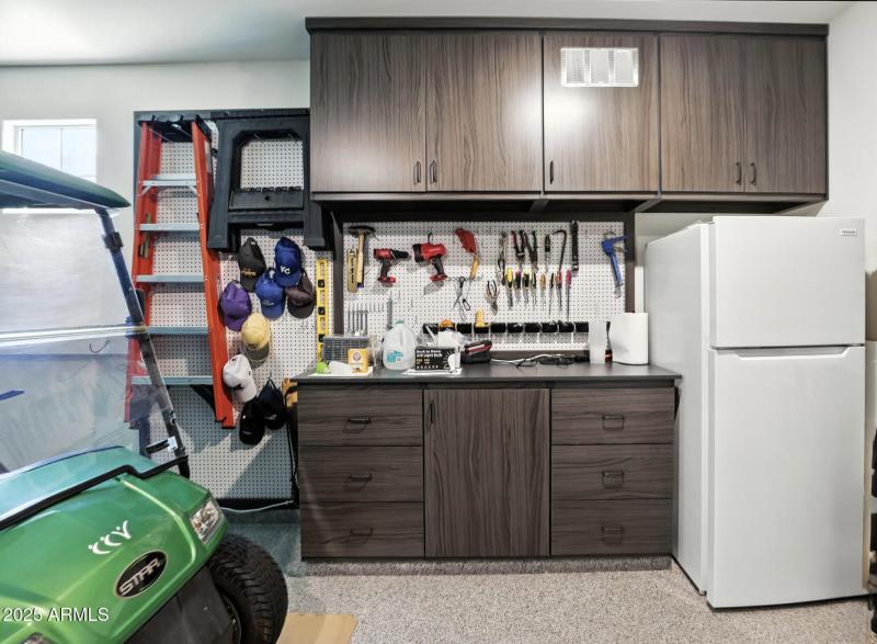 Custom Workbench in Garage