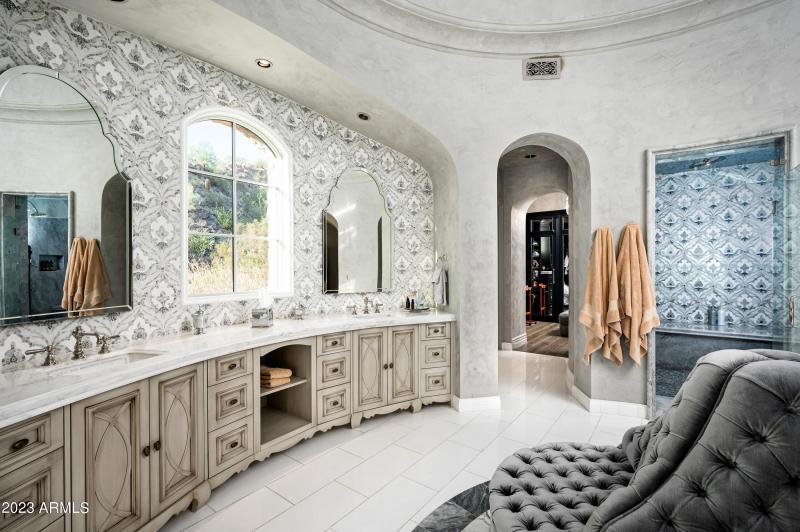 Sophisticated Primary Bath