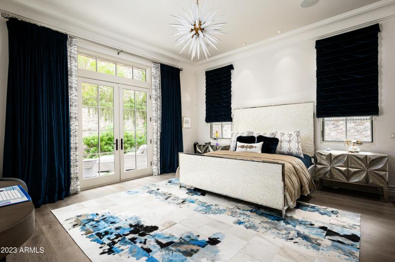 Luxurious Bedroom 5